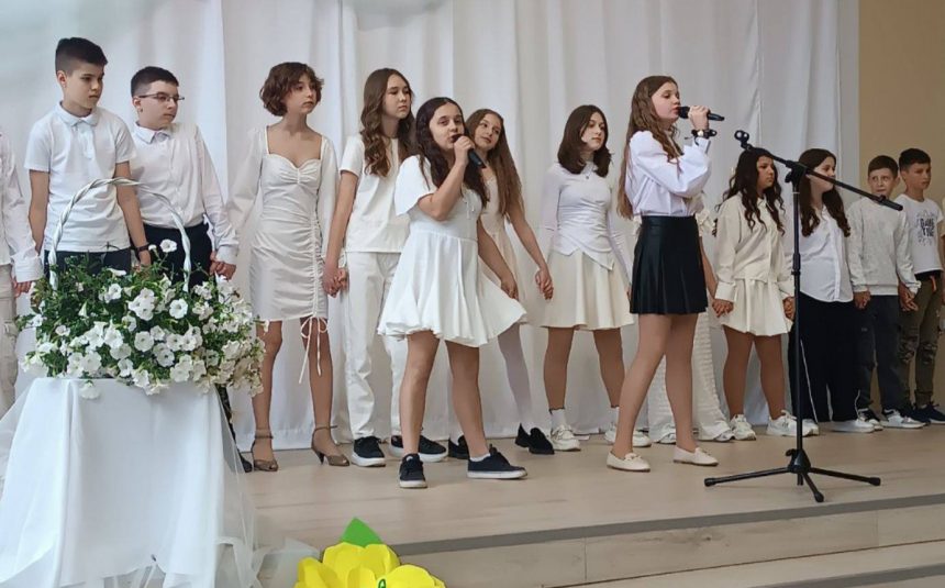 Мама… Це слово — як обійми. М’яке, тепле й найрідніше