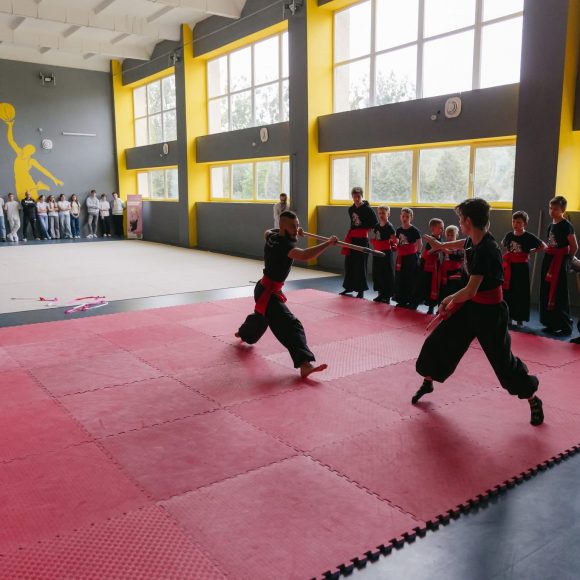 Школа продовжує жити