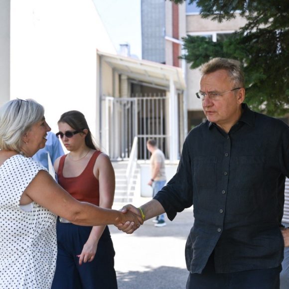 Старт у новий навчальний рік. Зустрічаємо гостей. Плануємо зміни.