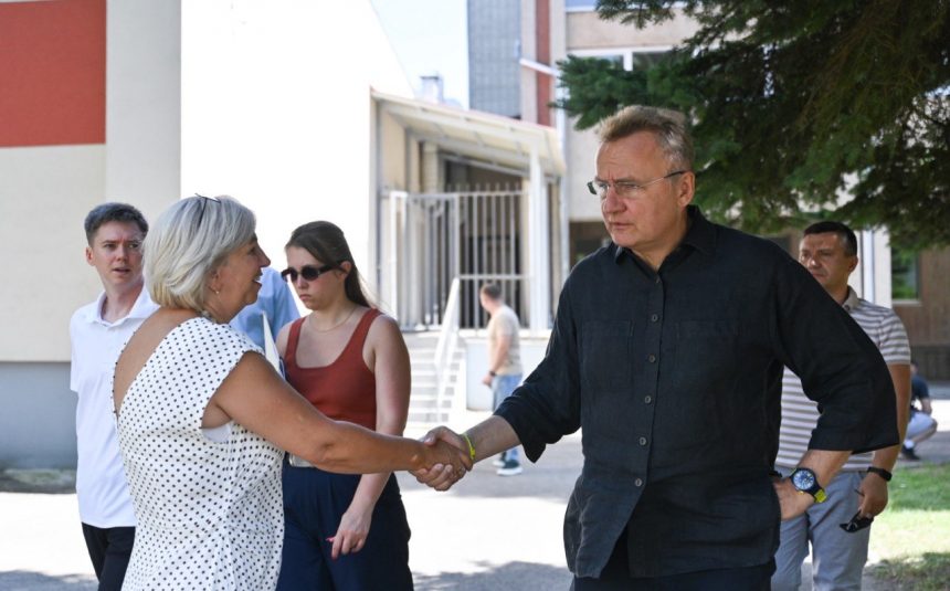 Старт у новий навчальний рік. Зустрічаємо гостей. Плануємо зміни.