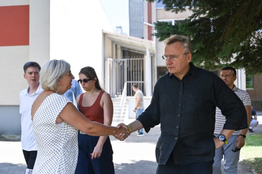 Старт у новий навчальний рік. Зустрічаємо гостей. Плануємо зміни.