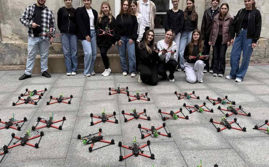 Коли ми разом – ми незламні.