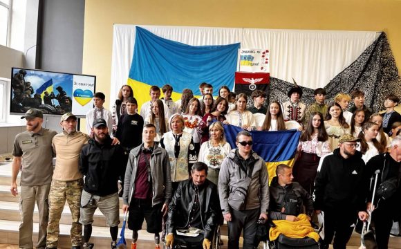 “Зродились ми великої години”