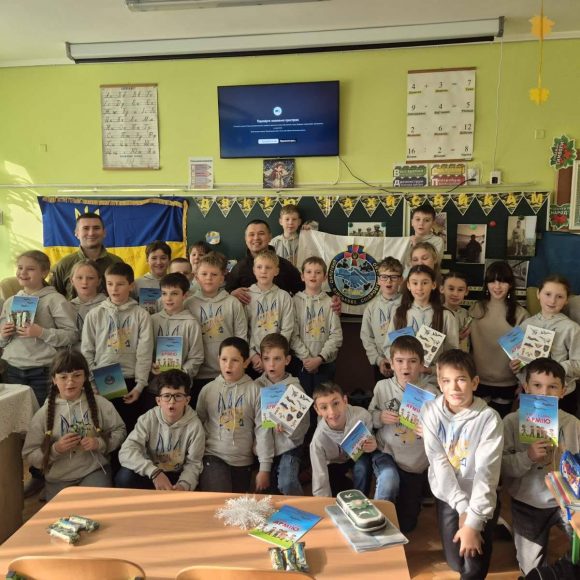 “Наша пісня – наша зброя”: патріотична зустріч 4-А класу з військовослужбовцями ЗСУ