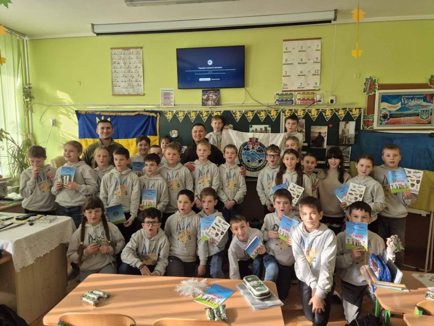 “Наша пісня – наша зброя”: патріотична зустріч 4-А класу з військовослужбовцями ЗСУ