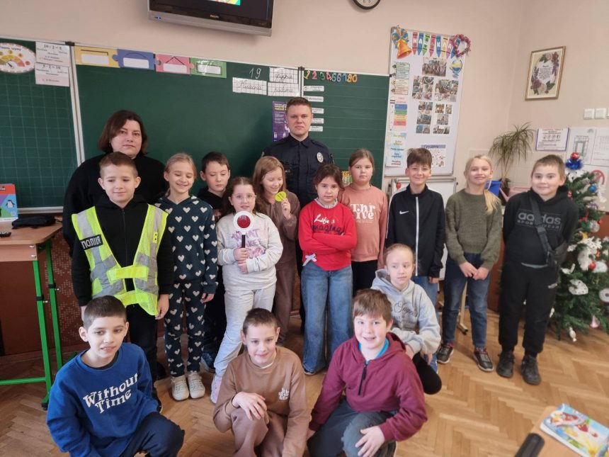 Правила безпечної зими: Заняття для учнів 3-в класу з інспектором СОБ