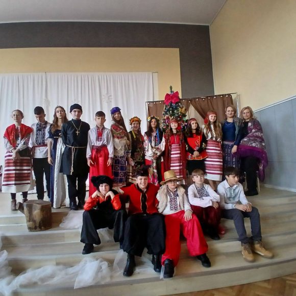 7-В клас подарував незабутній святковий настрій: мюзикл «Вечори на хуторі біля Диканьки»