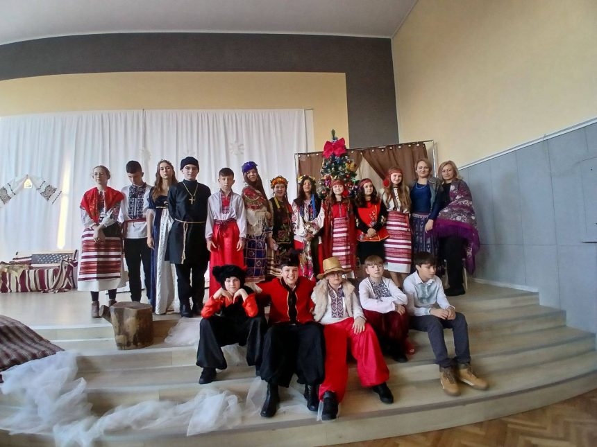 7-В клас подарував незабутній святковий настрій: мюзикл «Вечори на хуторі біля Диканьки»