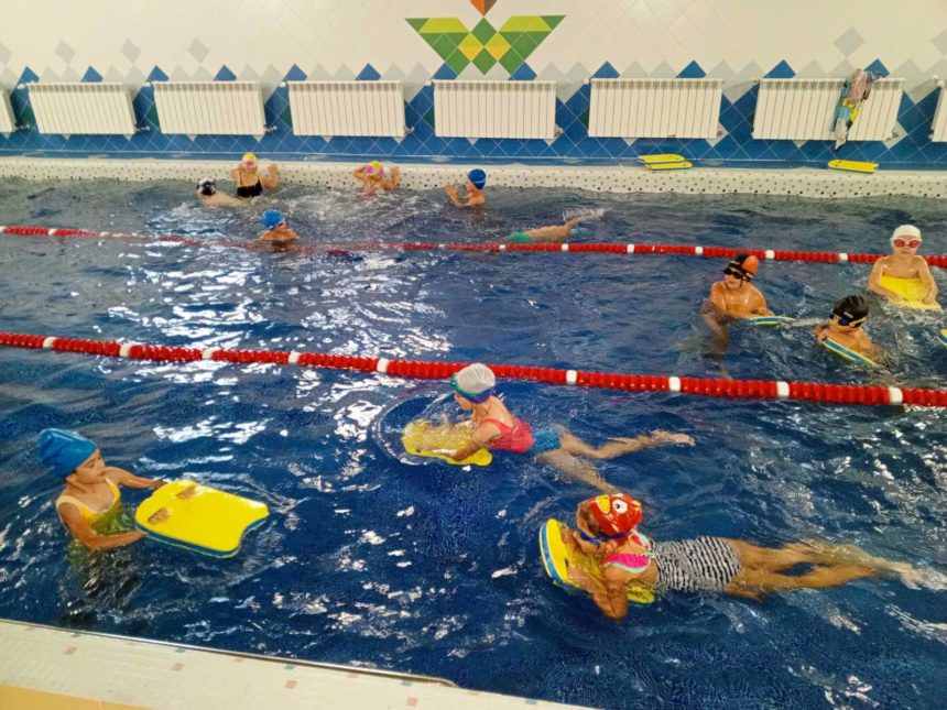 Плавання під час канікул у нашій школі