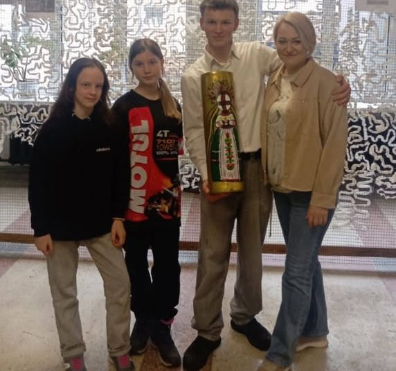 Мистецтво заради життя: участь учнівського парламенту СЗШ №86 у благодійному вечорі «Вільна думка»