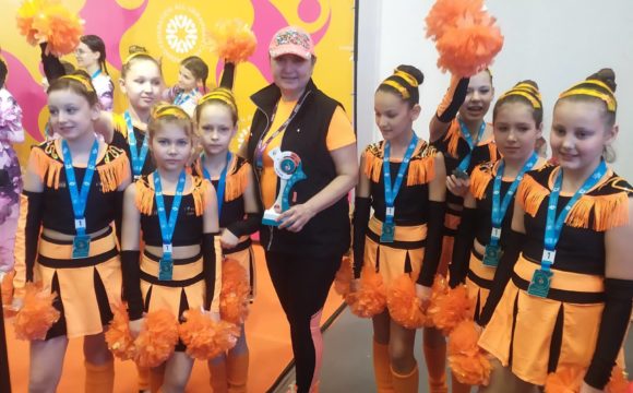 Перемога шкільної команди з черліденгу у ІІ районному етапі проєкту «Пліч-о-пліч»