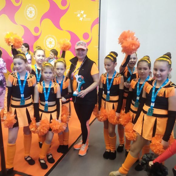 Перемога шкільної команди з черліденгу у ІІ районному етапі проєкту «Пліч-о-пліч»