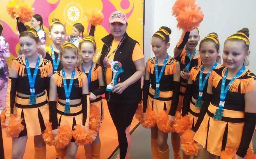 Перемога шкільної команди з черліденгу у ІІ районному етапі проєкту «Пліч-о-пліч»