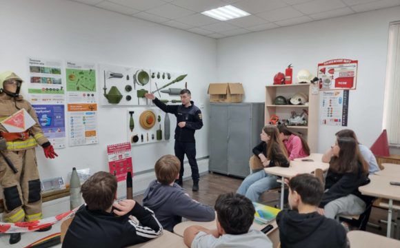 Урок безпеки для учнів 7 класів за участі представників ДСНС та Національної поліції